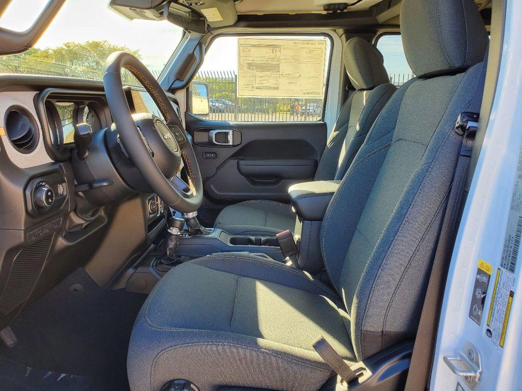 new 2025 Jeep Gladiator car, priced at $37,408
