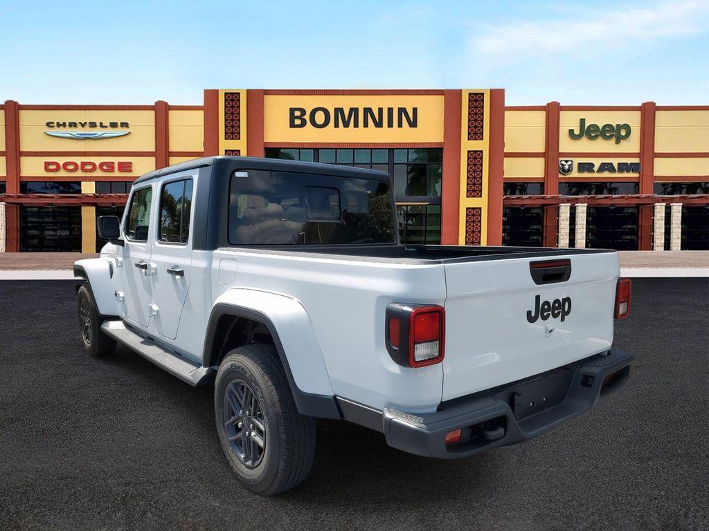 new 2025 Jeep Gladiator car, priced at $40,285