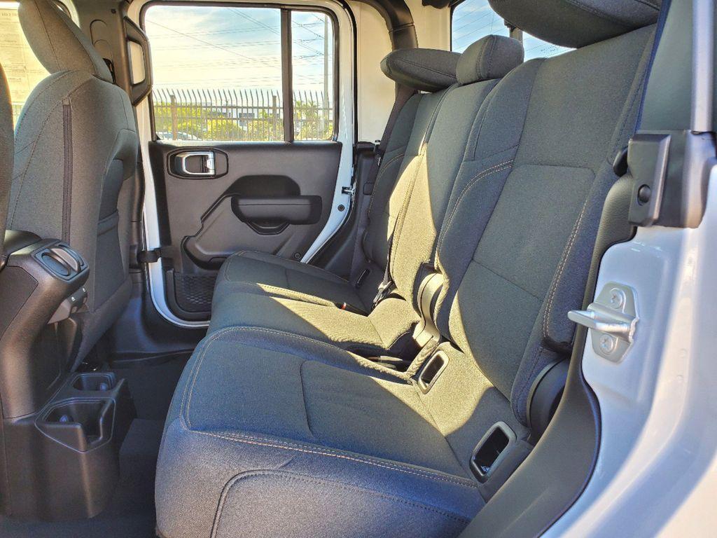 new 2025 Jeep Gladiator car, priced at $37,408