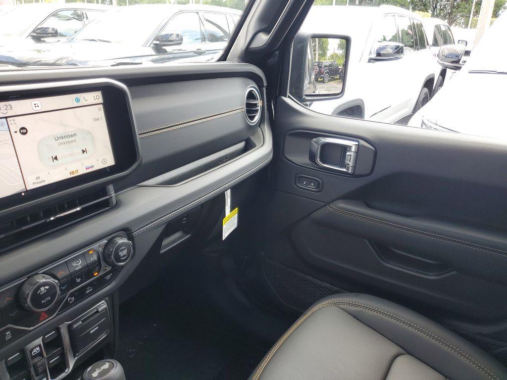 new 2025 Jeep Wrangler car, priced at $47,727