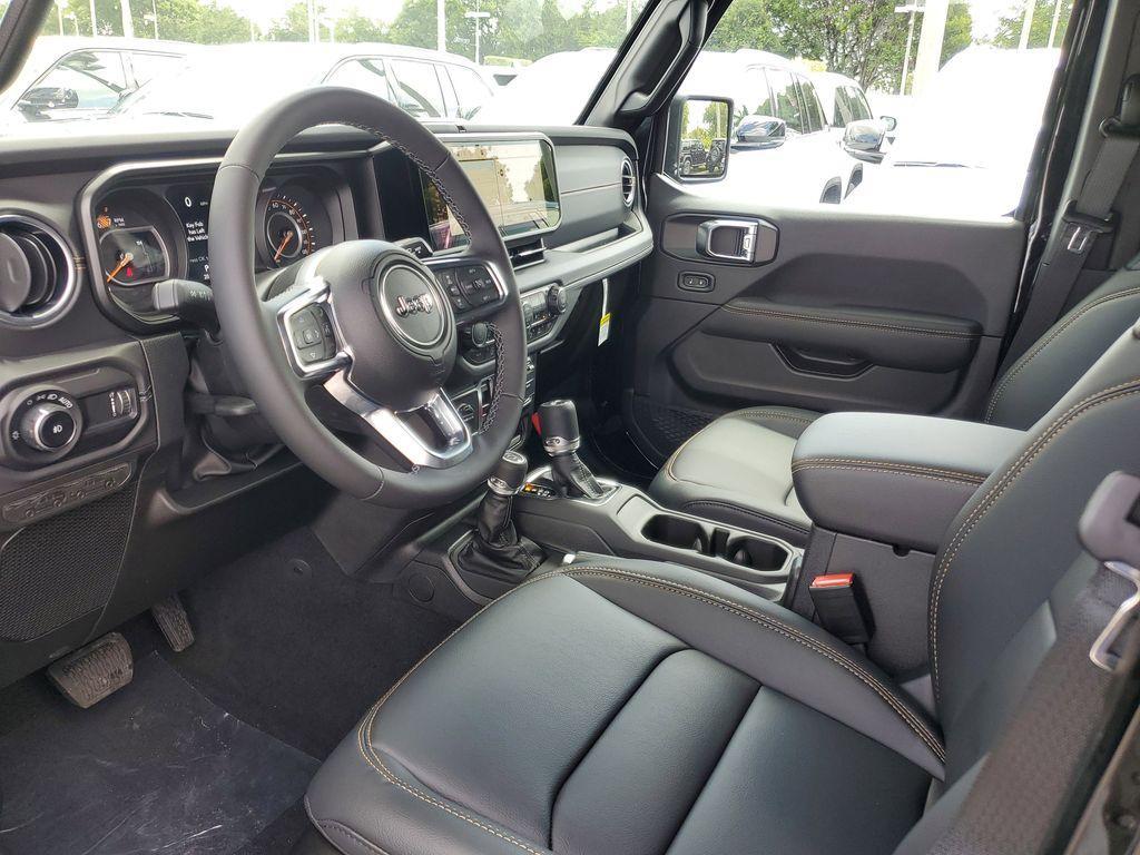 new 2025 Jeep Wrangler car, priced at $47,727