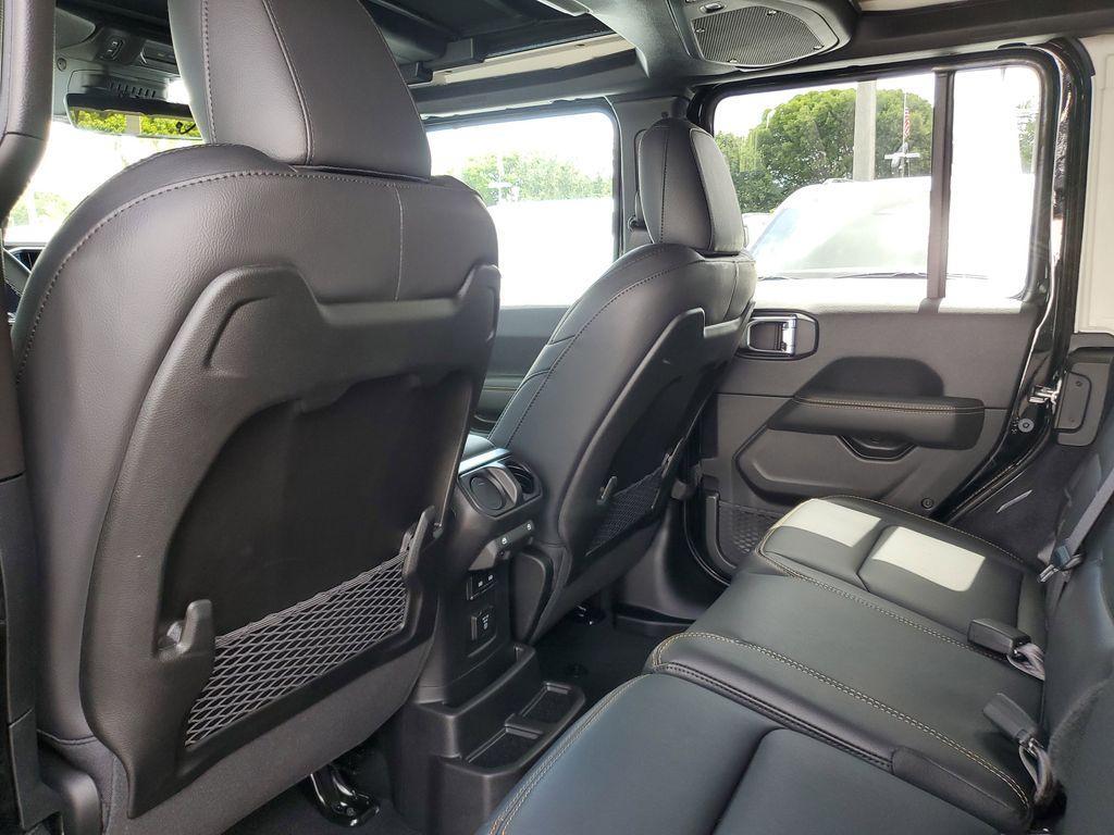 new 2025 Jeep Wrangler car, priced at $47,727