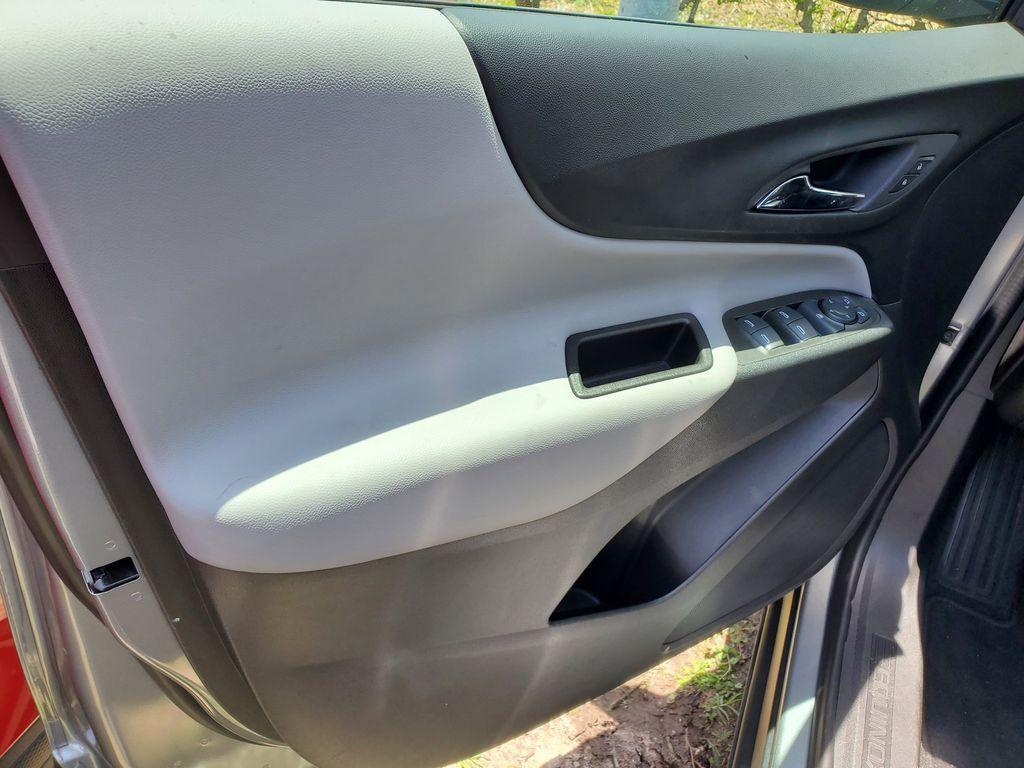 used 2024 Chevrolet Equinox car, priced at $20,990