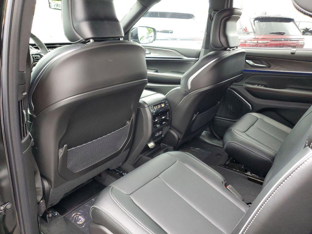 new 2025 Jeep Grand Cherokee L car, priced at $54,870