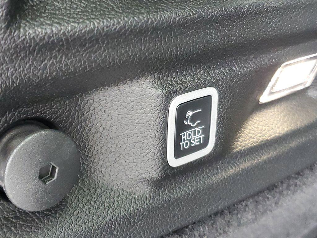 new 2025 Jeep Grand Cherokee L car, priced at $54,870