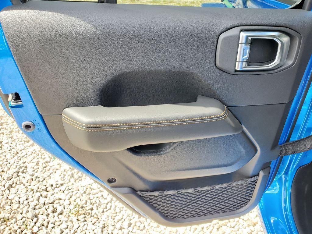 new 2025 Jeep Wrangler car, priced at $43,232