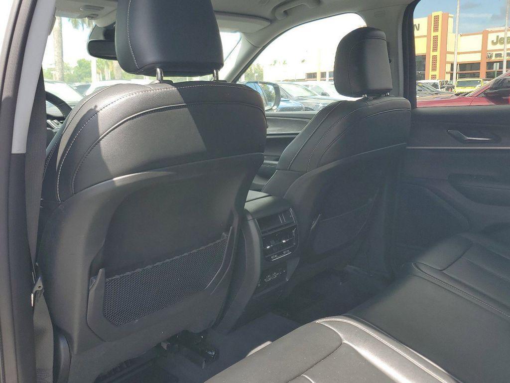 new 2025 Jeep Grand Cherokee car, priced at $35,106