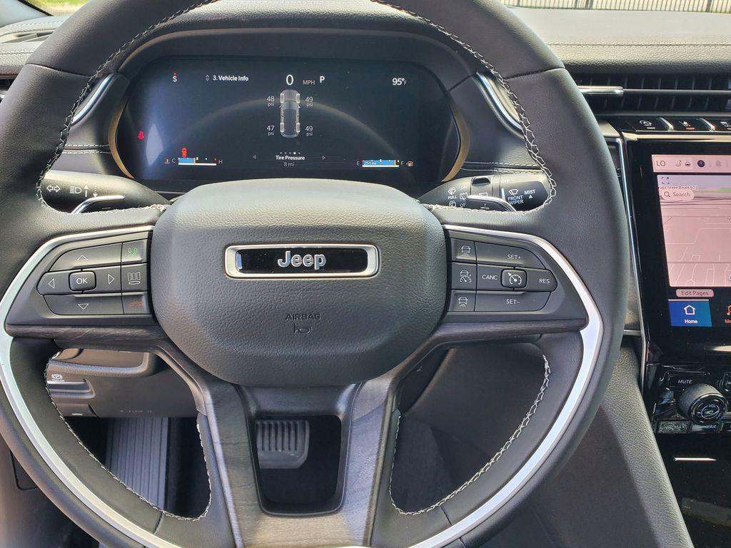 new 2025 Jeep Grand Cherokee car, priced at $43,830
