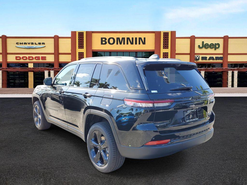 new 2025 Jeep Grand Cherokee car, priced at $43,830