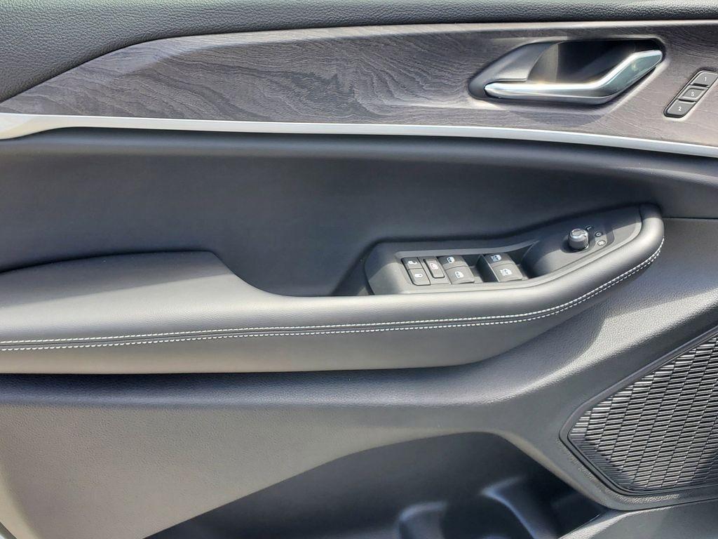 new 2025 Jeep Grand Cherokee car, priced at $43,830