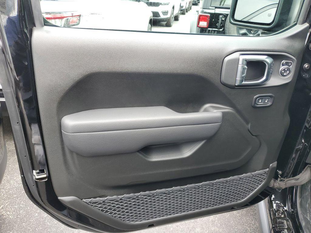 new 2025 Jeep Wrangler car, priced at $52,505