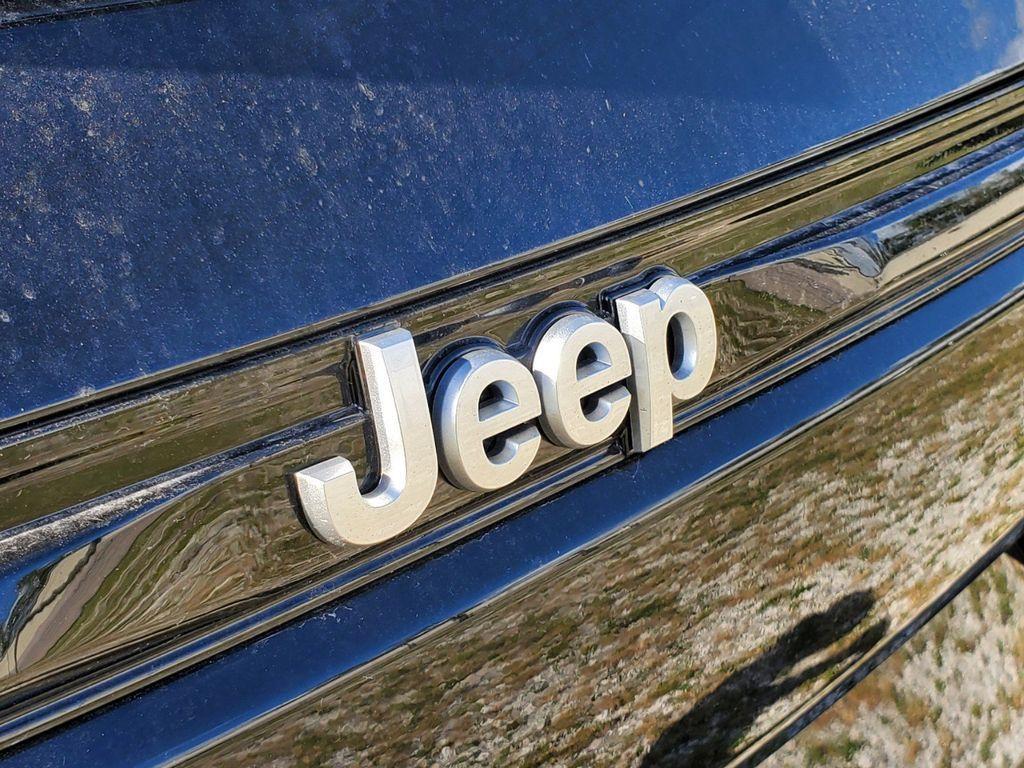 new 2025 Jeep Grand Cherokee car, priced at $33,590