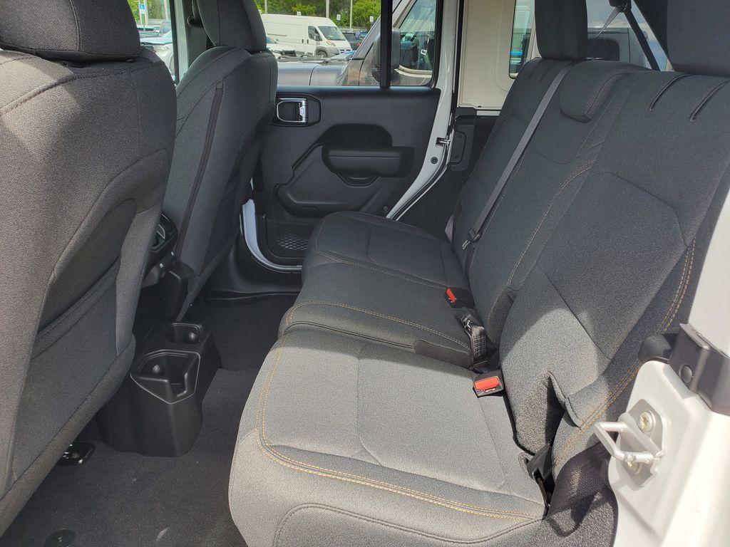new 2025 Jeep Wrangler car, priced at $43,276