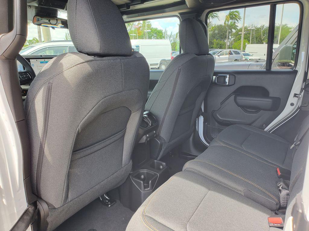 new 2025 Jeep Wrangler car, priced at $43,276