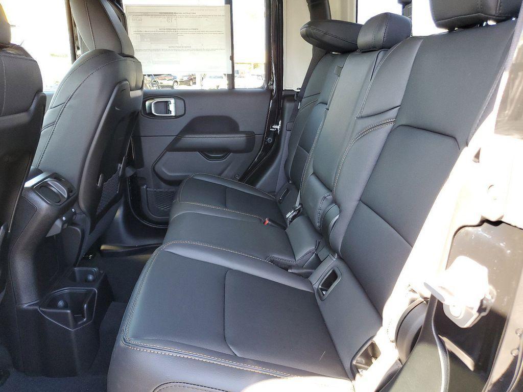 new 2025 Jeep Gladiator car, priced at $42,598
