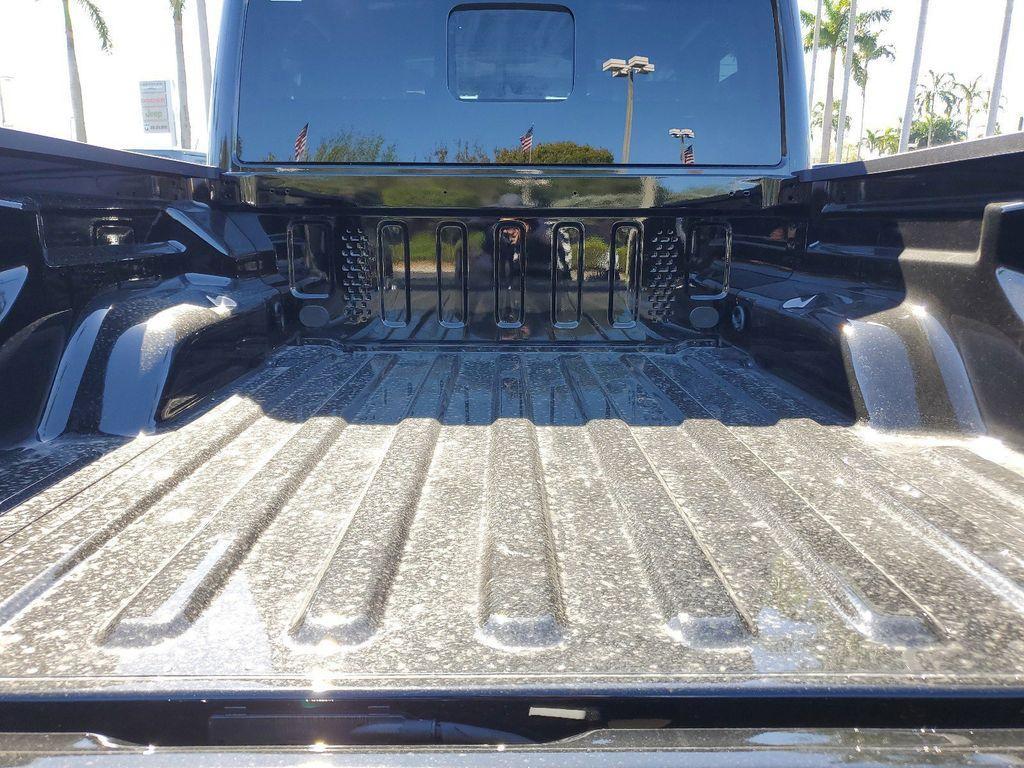 new 2025 Jeep Gladiator car, priced at $42,598