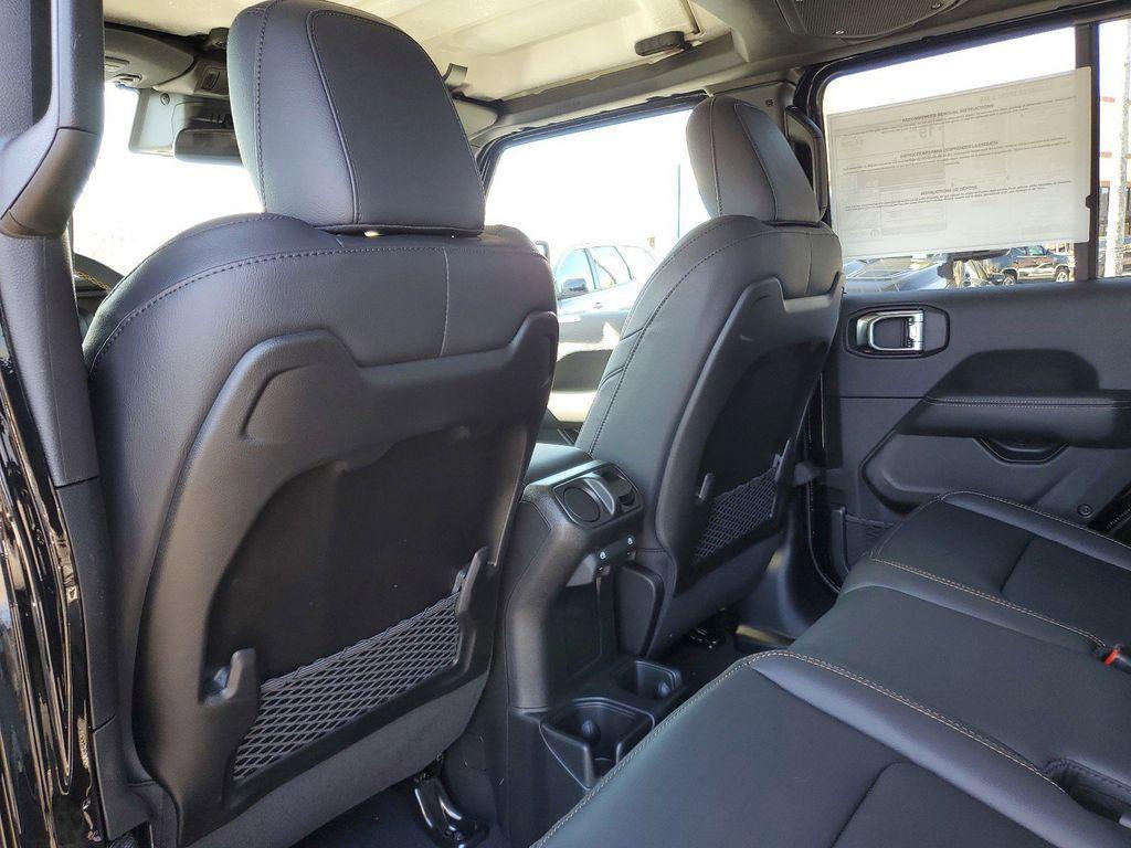 new 2025 Jeep Gladiator car, priced at $42,598