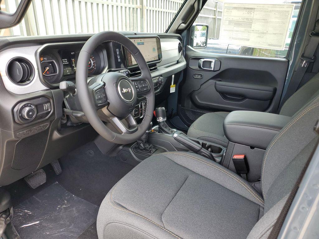 new 2025 Jeep Wrangler car, priced at $40,076