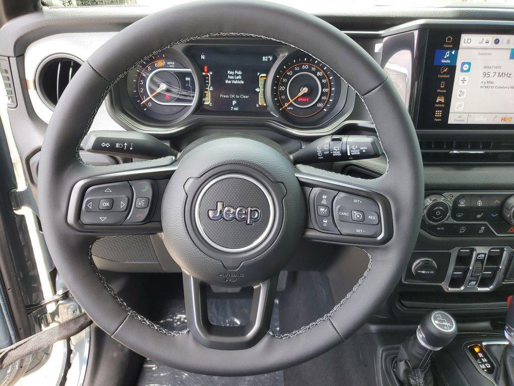 new 2025 Jeep Wrangler car, priced at $40,076