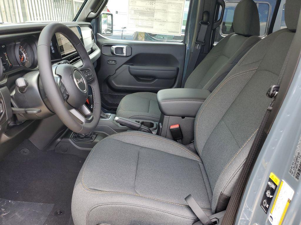 new 2025 Jeep Wrangler car, priced at $40,076
