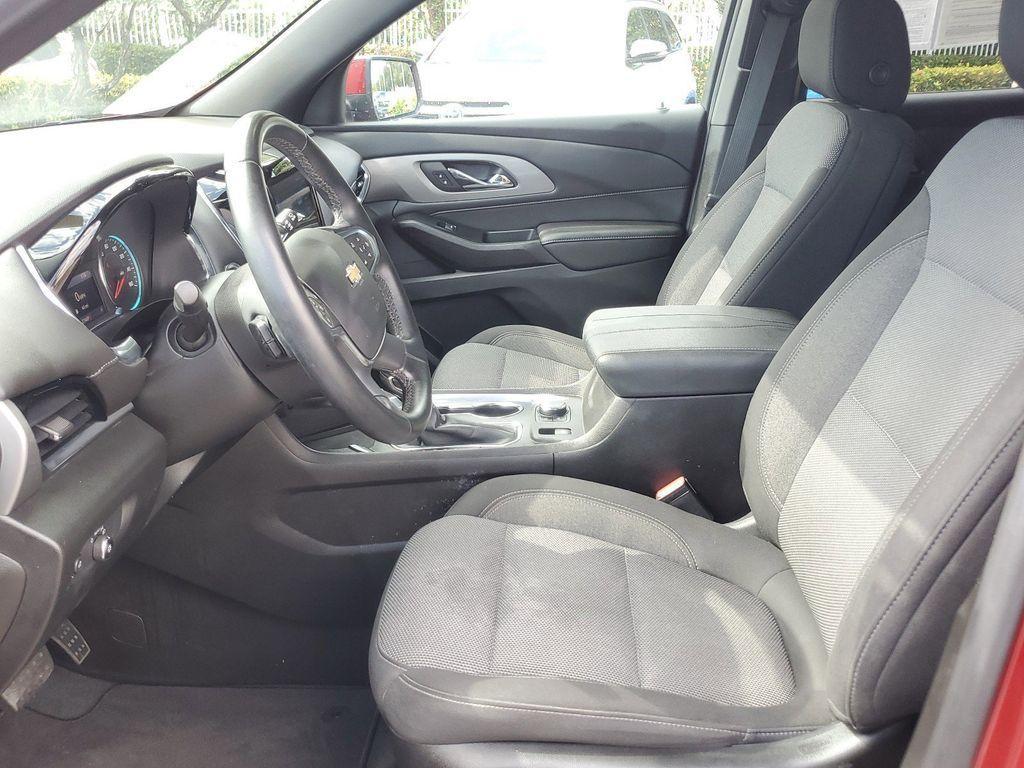 used 2023 Chevrolet Traverse car, priced at $27,690