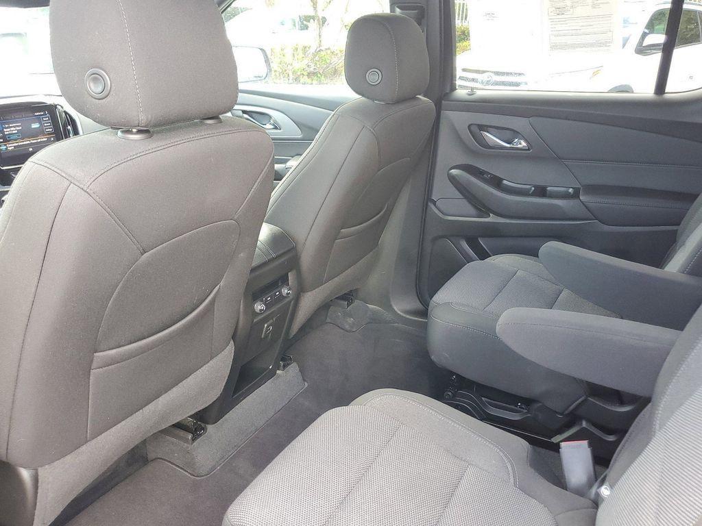 used 2023 Chevrolet Traverse car, priced at $22,490