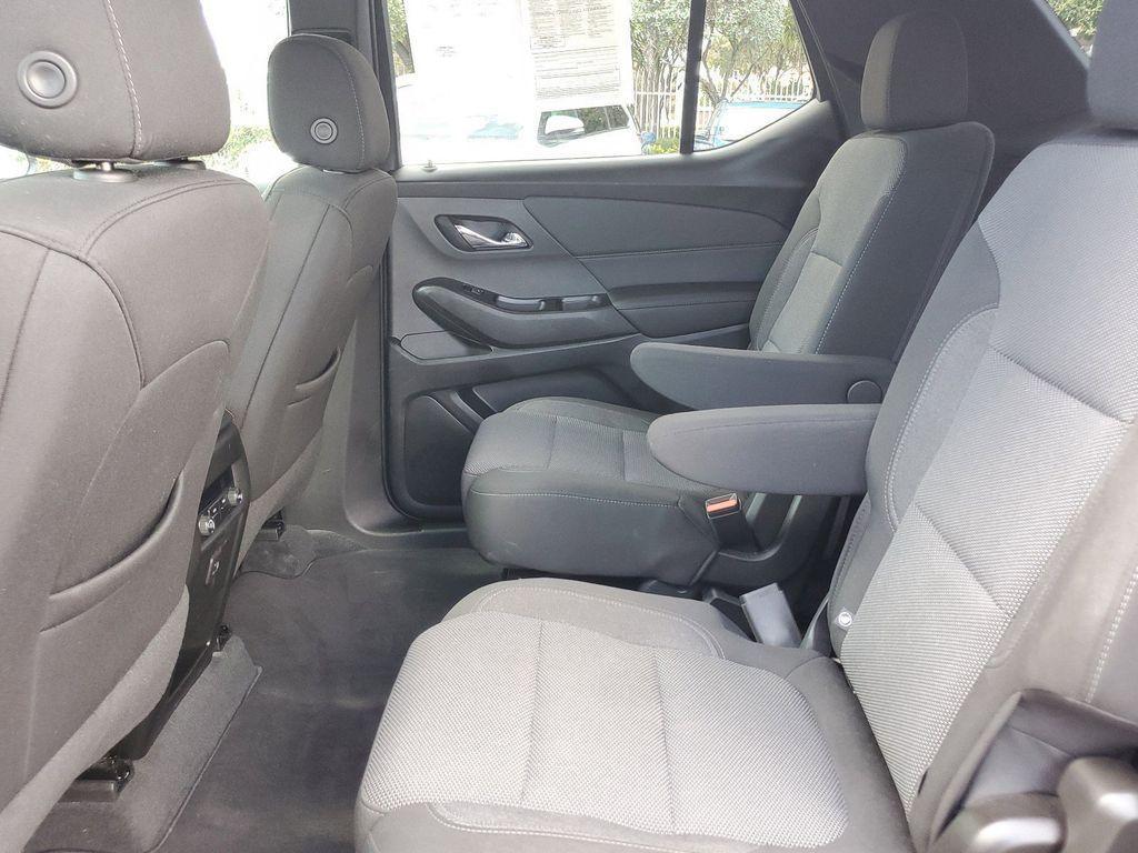 used 2023 Chevrolet Traverse car, priced at $22,490