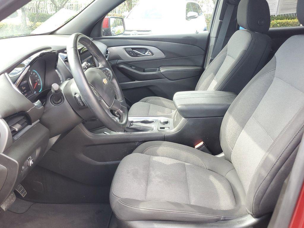 used 2023 Chevrolet Traverse car, priced at $22,490