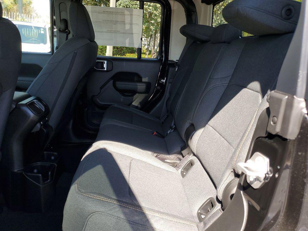 new 2025 Jeep Gladiator car, priced at $38,173