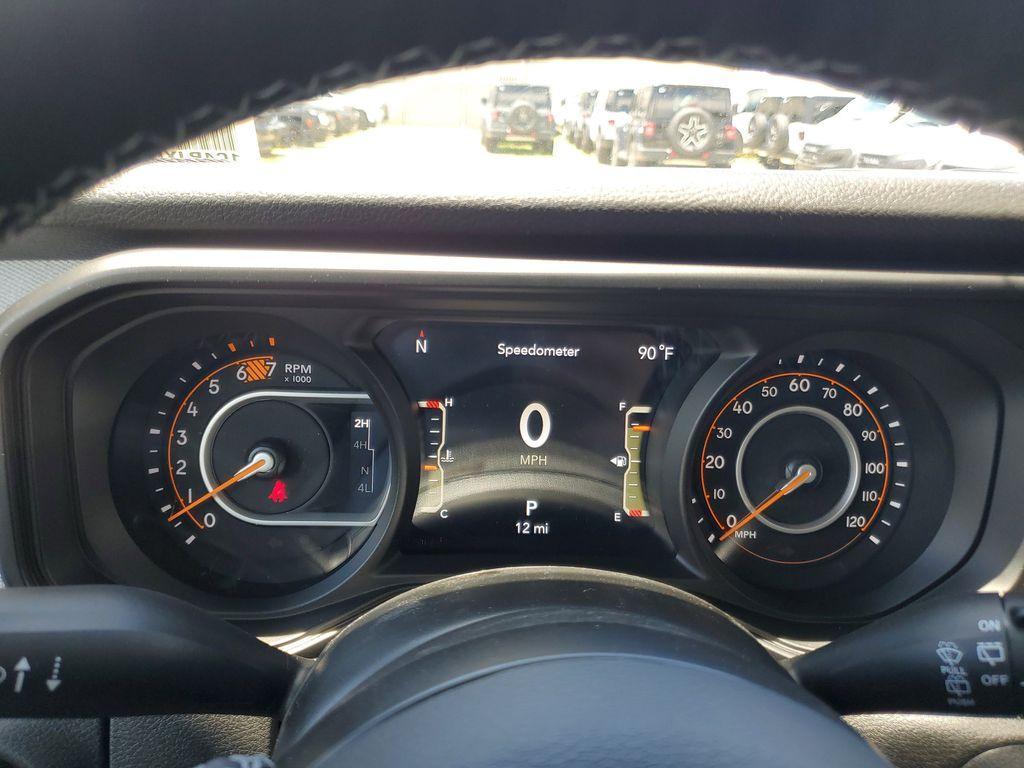 new 2025 Jeep Wrangler car, priced at $41,076
