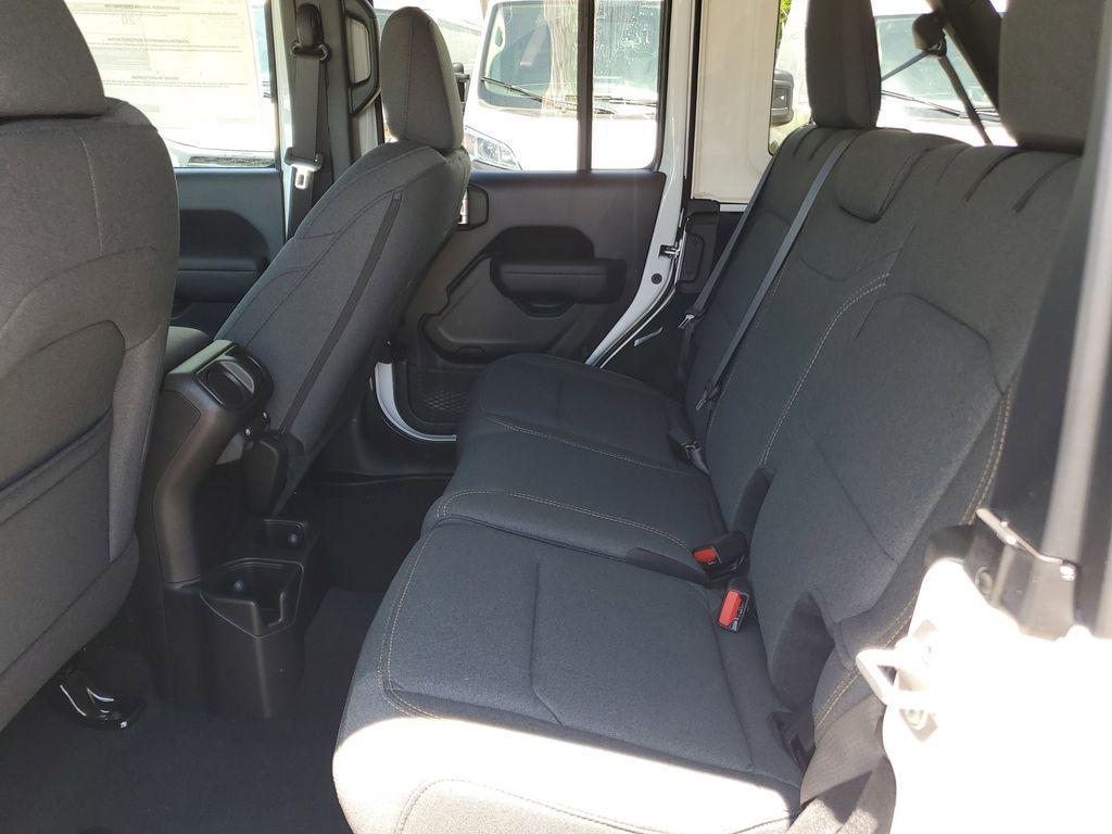 new 2025 Jeep Wrangler car, priced at $41,076