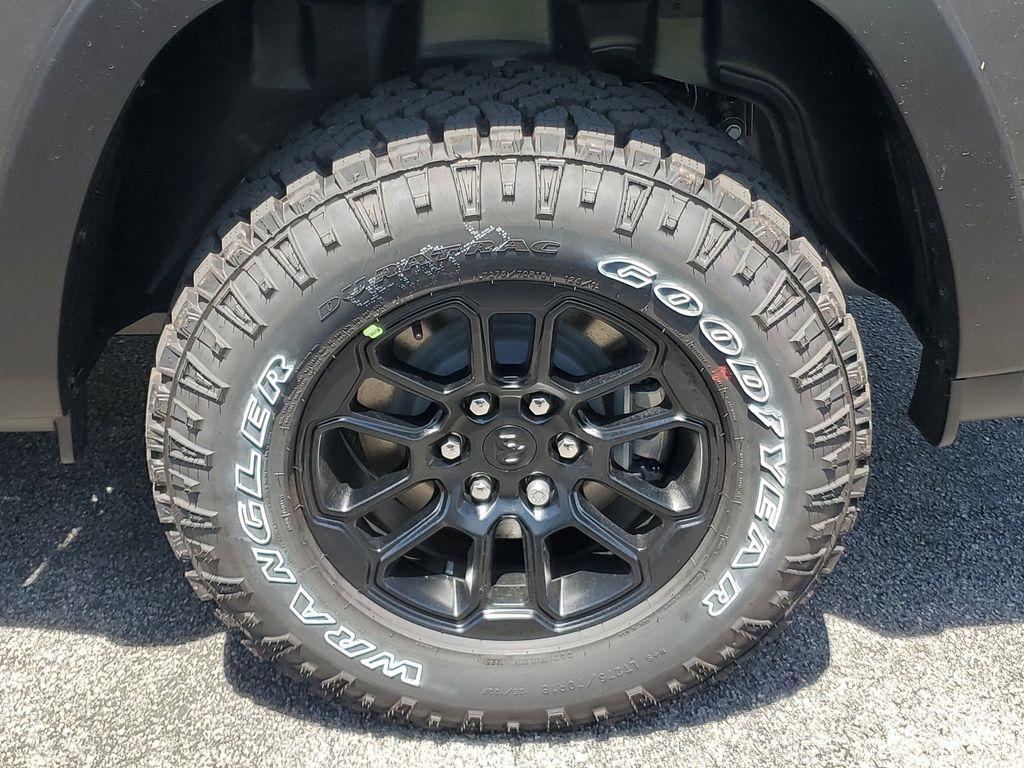 new 2025 Ram 1500 car, priced at $48,685