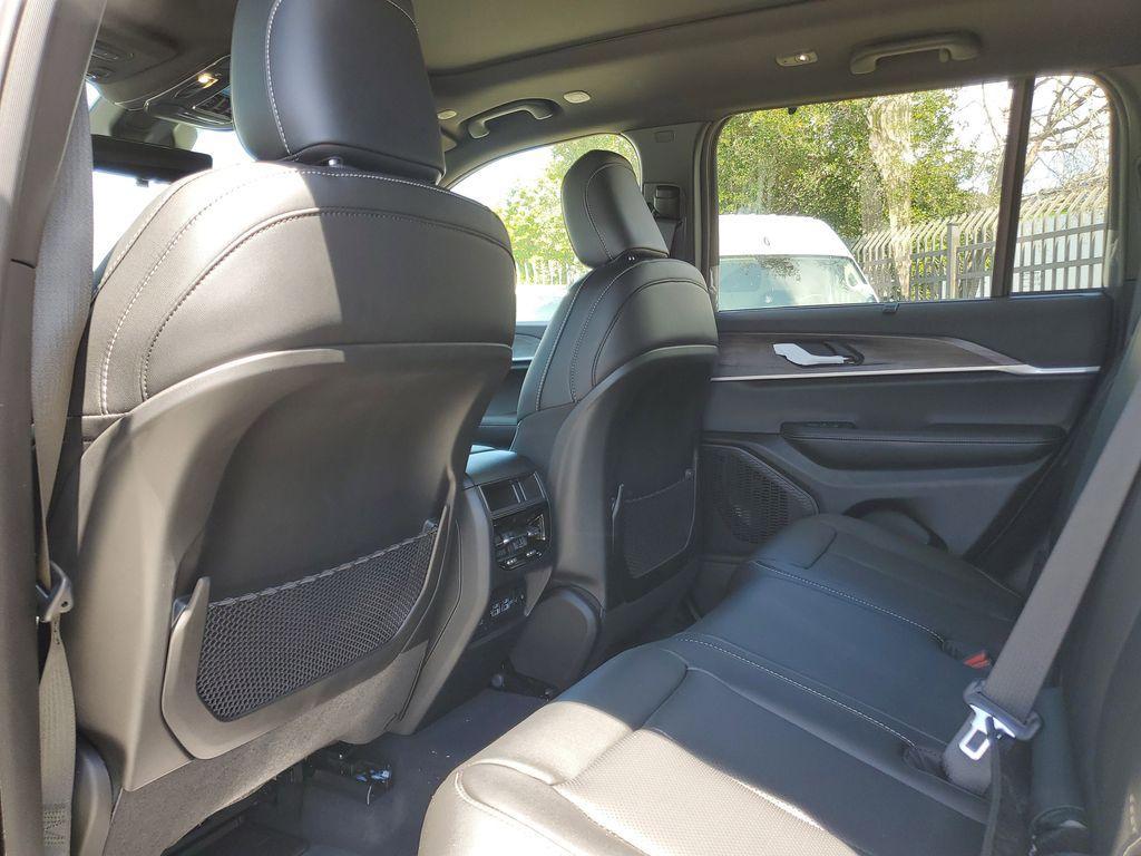 new 2025 Jeep Grand Cherokee car, priced at $42,230