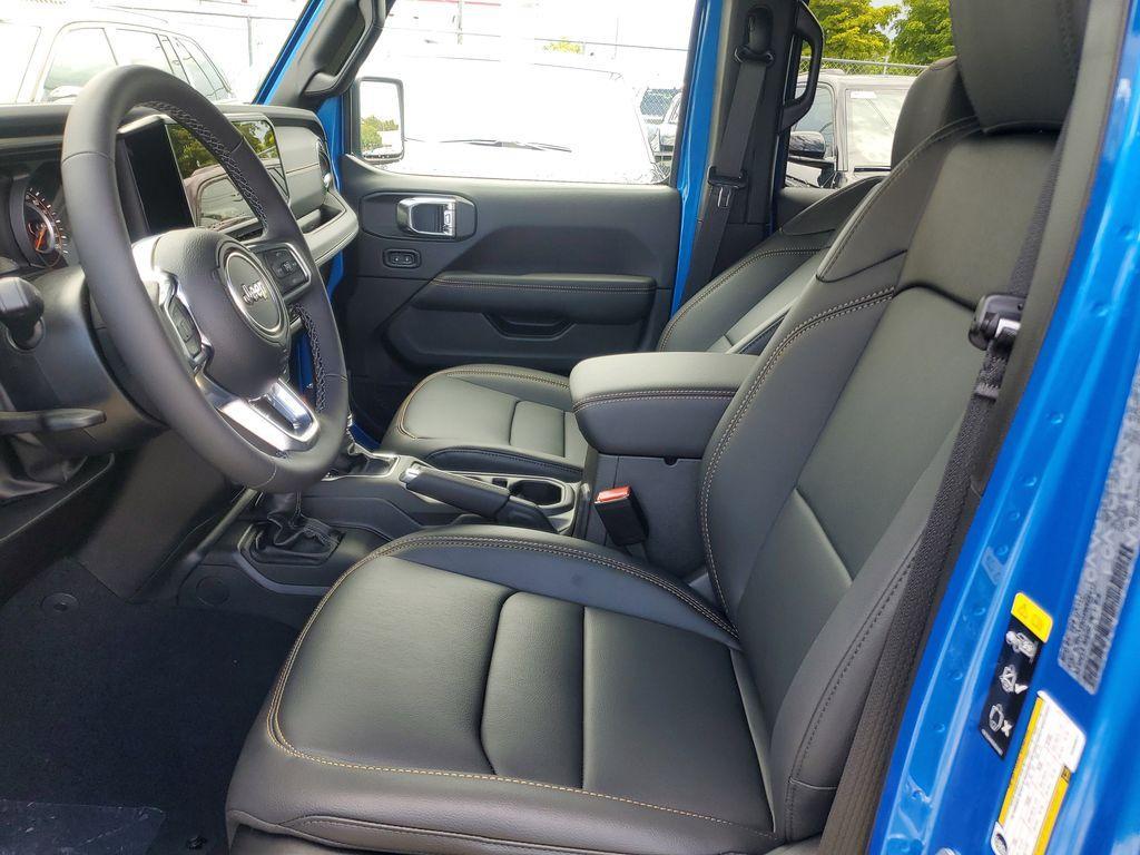 new 2025 Jeep Wrangler car, priced at $46,545