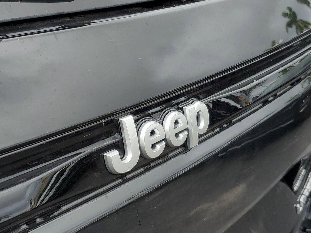 new 2025 Jeep Grand Cherokee car, priced at $35,100