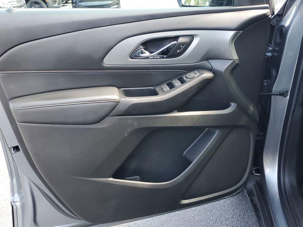 used 2020 Chevrolet Traverse car, priced at $17,490