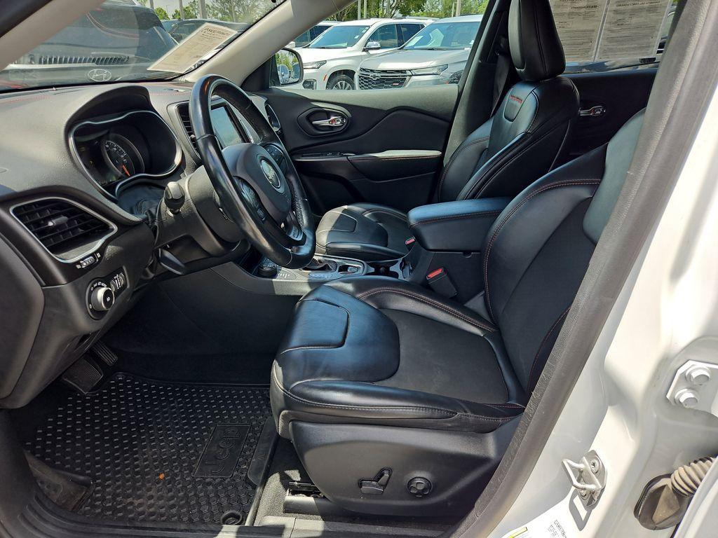 used 2019 Jeep Cherokee car, priced at $14,990