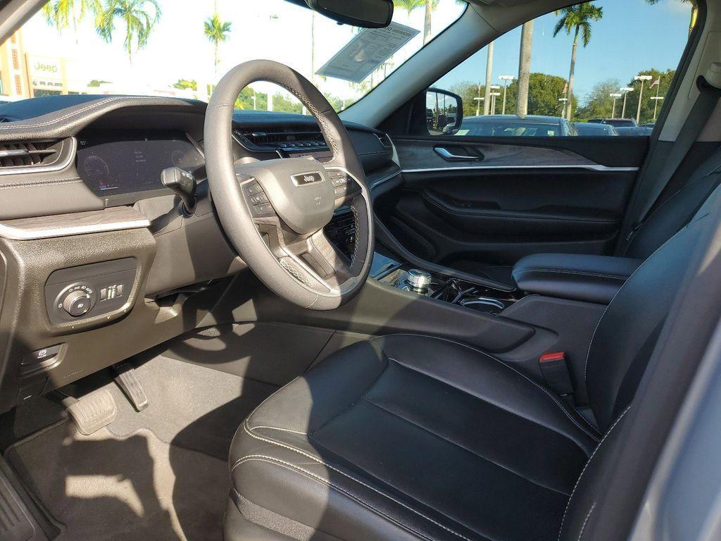 used 2023 Jeep Grand Cherokee car, priced at $33,990