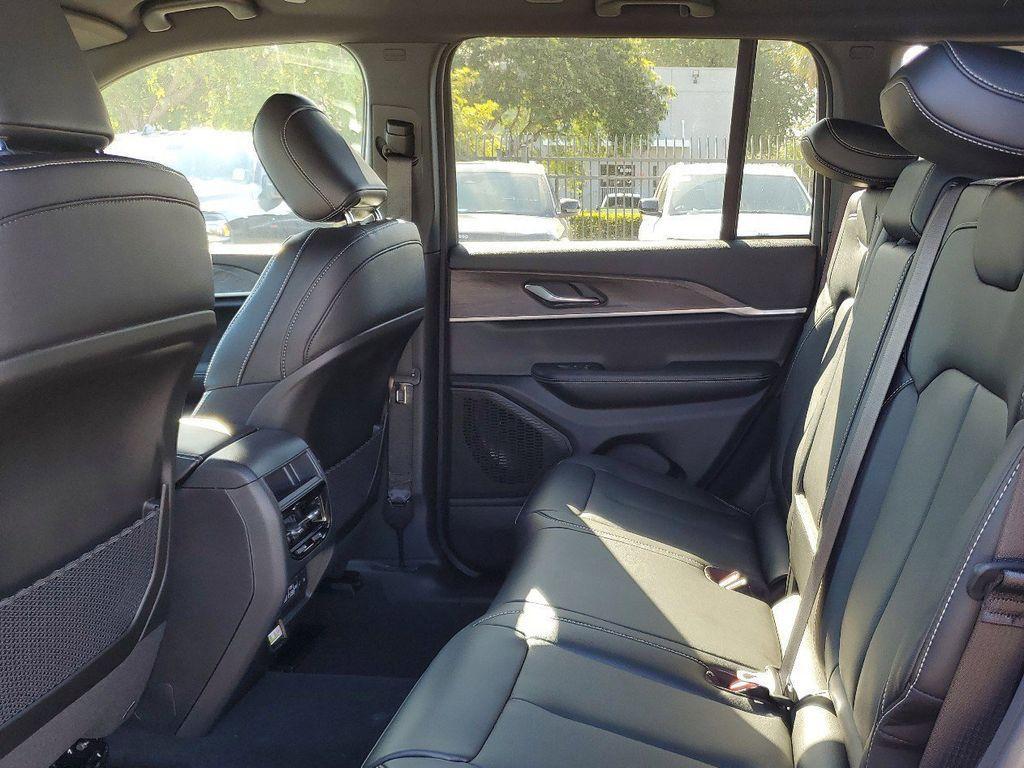 new 2025 Jeep Grand Cherokee car, priced at $34,385