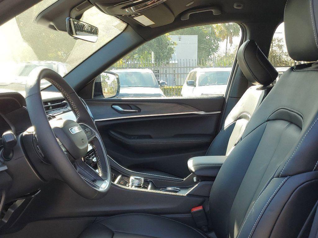 new 2025 Jeep Grand Cherokee car, priced at $34,385