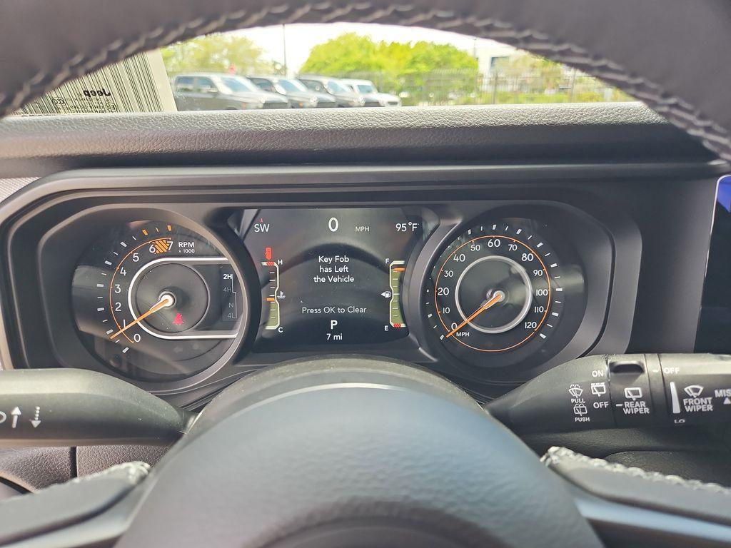 new 2025 Jeep Wrangler car, priced at $40,076