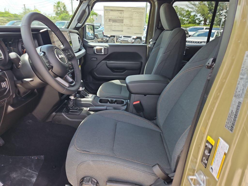 new 2025 Jeep Wrangler car, priced at $40,076