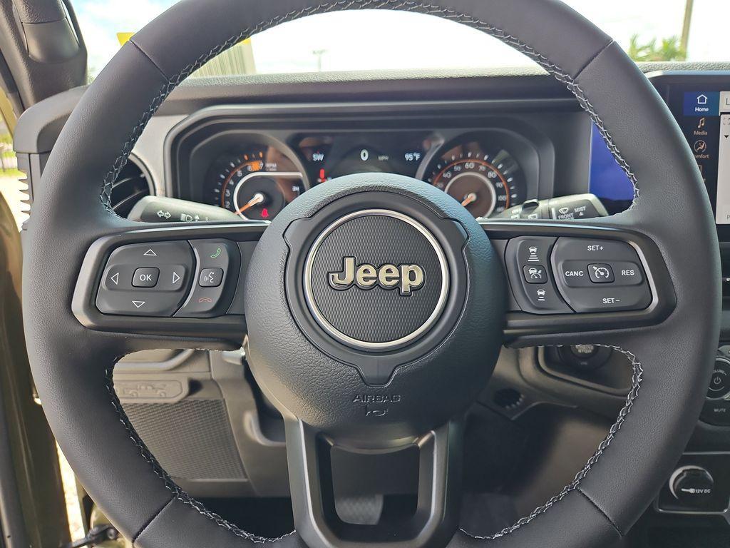 new 2025 Jeep Wrangler car, priced at $40,076