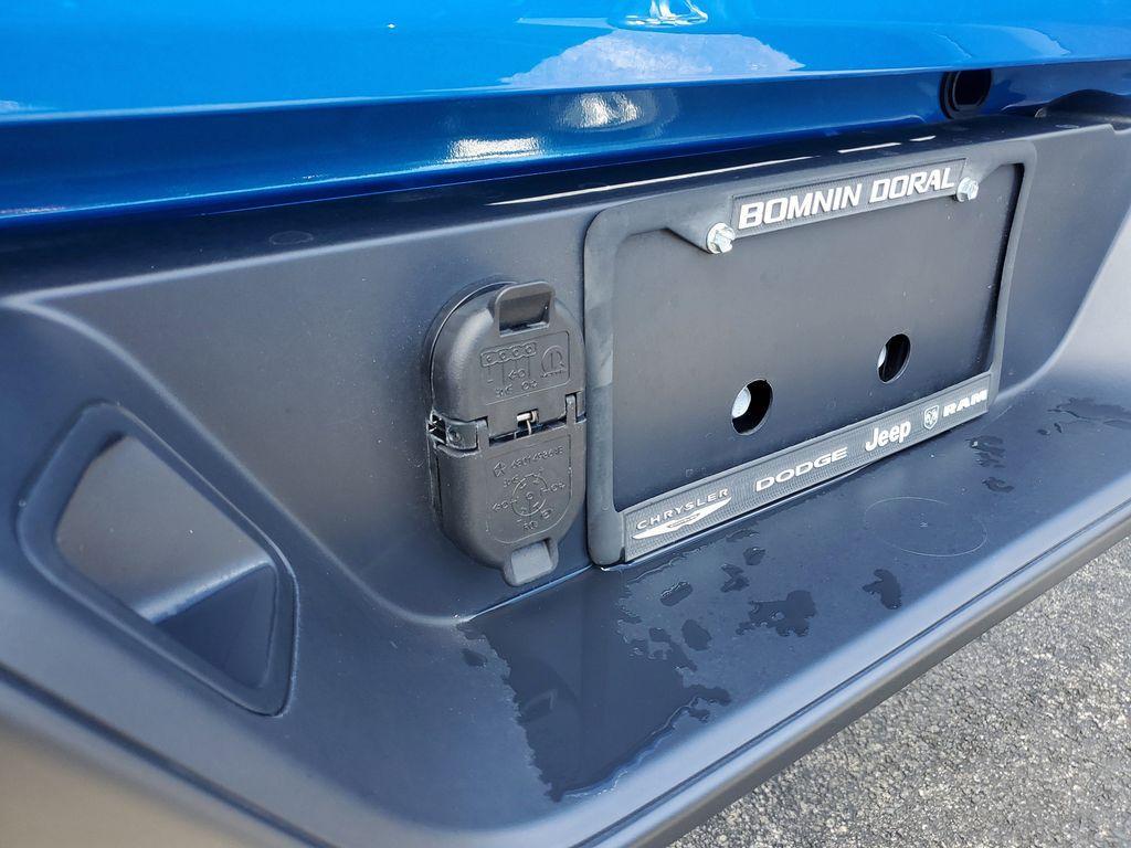 used 2024 Jeep Gladiator car, priced at $30,990