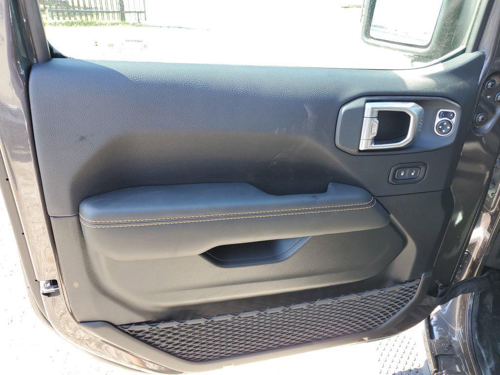 new 2025 Jeep Wrangler car, priced at $45,535