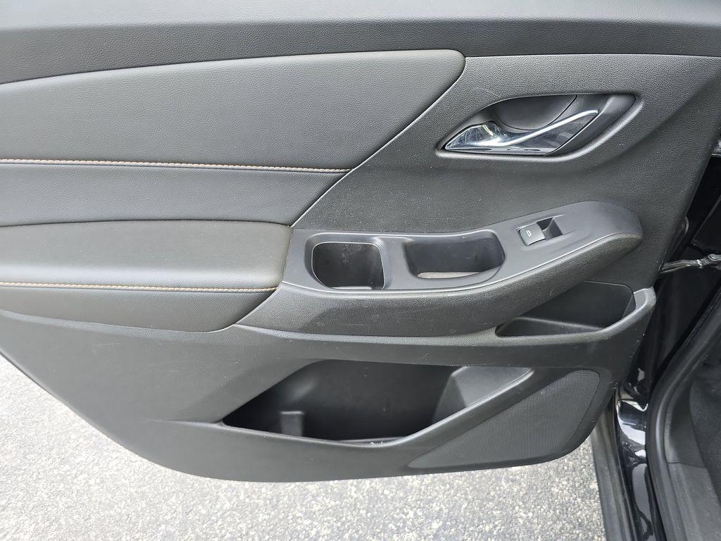 used 2020 Chevrolet Traverse car, priced at $15,490