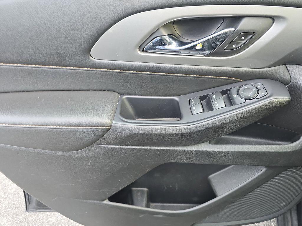 used 2020 Chevrolet Traverse car, priced at $15,490