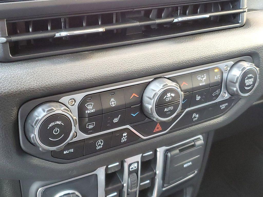 new 2025 Jeep Wrangler car, priced at $40,842