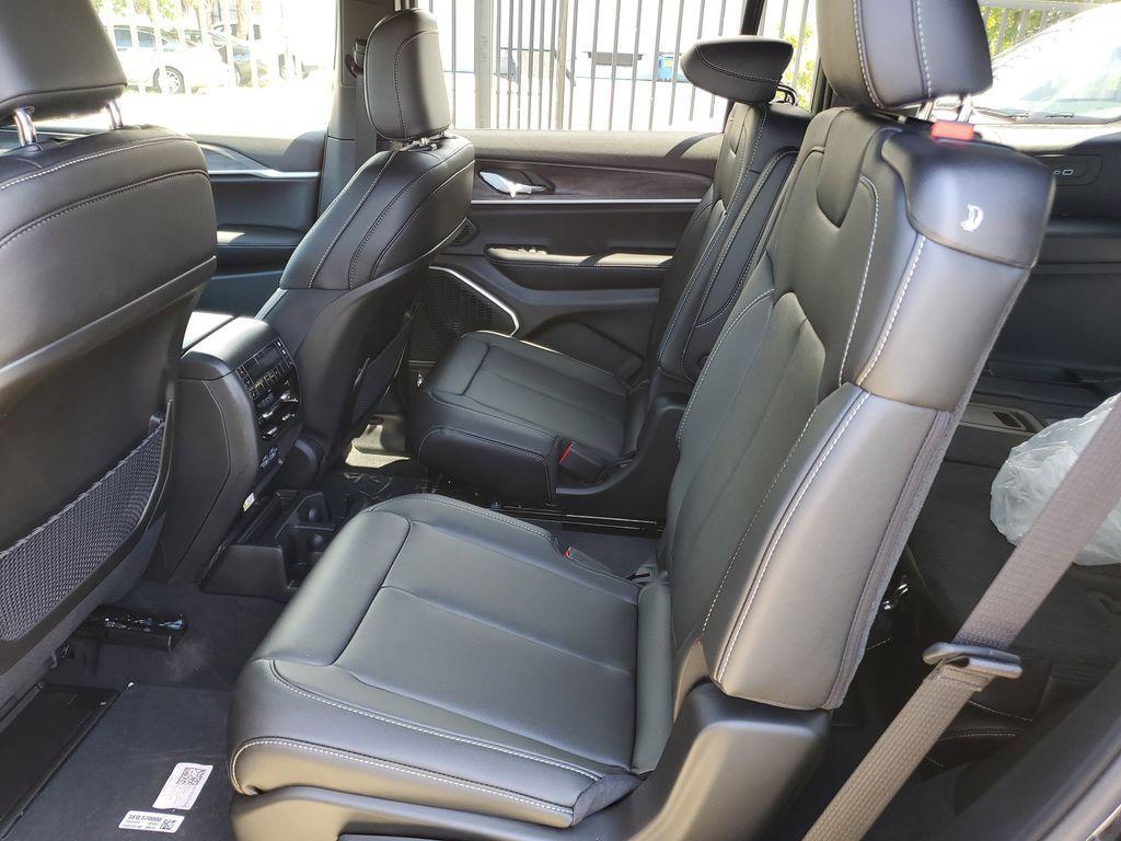 new 2025 Jeep Grand Cherokee L car, priced at $40,380