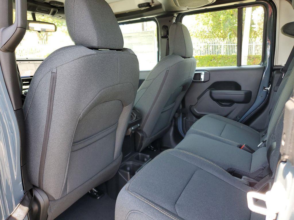 new 2025 Jeep Gladiator car, priced at $34,590